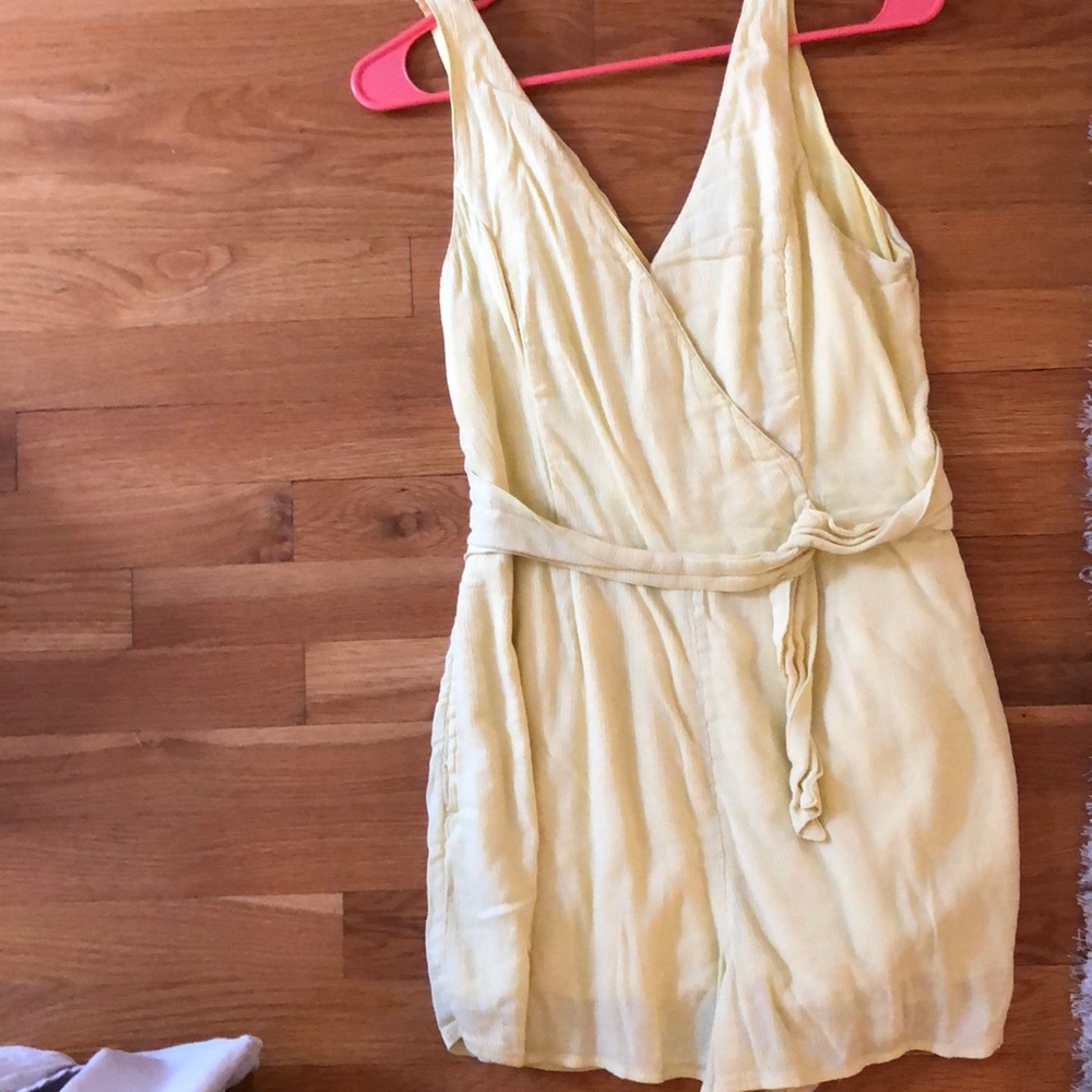 Yellow Abercrombie and Fitch romper size medium
